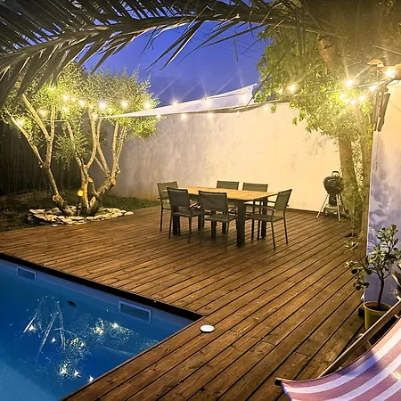 Camarguaise Piscine Jacuzzi Proche Villa