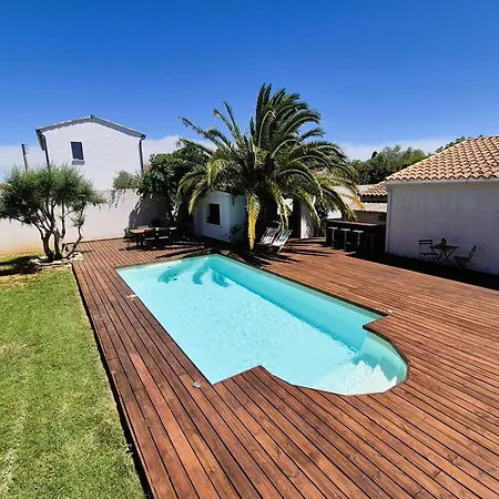 Camarguaise Piscine Jacuzzi Proche *